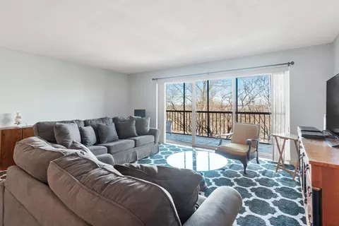 3 Summit Dr #26, Reading, MA 01867