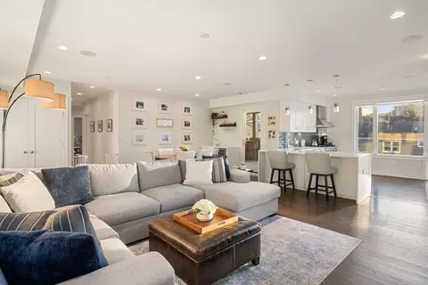 405 W 1st St #303, Boston, MA 02127
