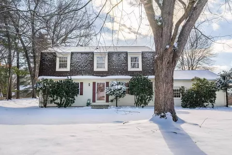 51 Wellesley Dr, Longmeadow, MA 01106