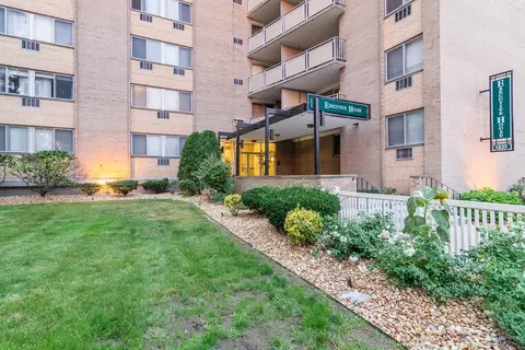 1025 Hancock St #2M, Quincy, MA 02169