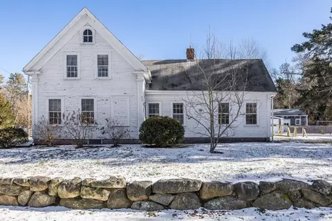 437 Harwich Rd, Brewster, MA 02631