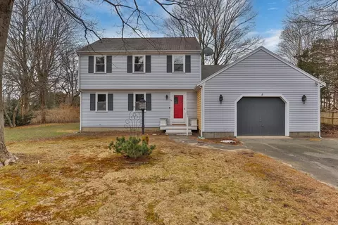 33 Dove Cottage Rd, Falmouth, MA 02540
