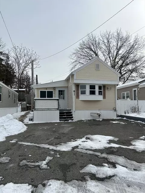 123 Leicester St, Tewksbury, MA 01876