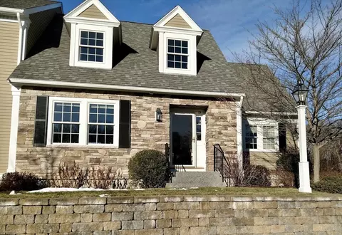 3 Sawyer Ln #D, Salisbury, MA 01952