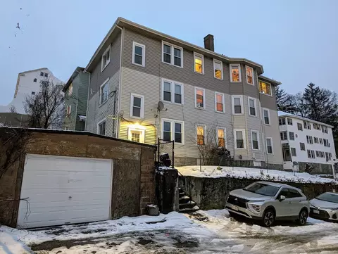 7 Diamond St, Worcester, MA 01610