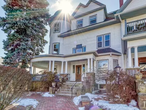11 S Fairview #3L, Boston, MA 02131
