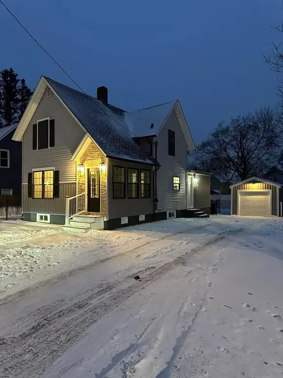 208 East St, Ludlow, MA 01056 26 Photos Movoto