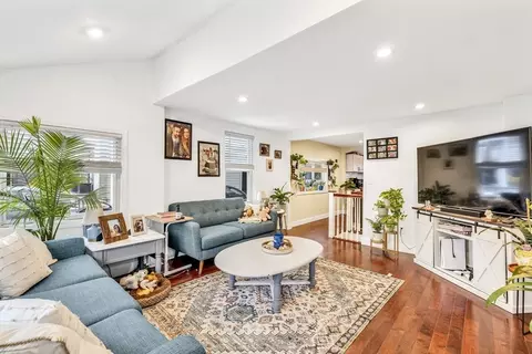 98 Bay View Ave, Quincy, MA 02169