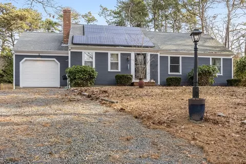 176 King Philip Rd, Brewster, MA 02631