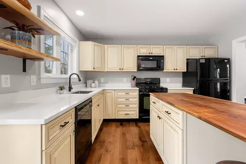 11 Whitney Rd, Berlin, MA 01503 photo 9