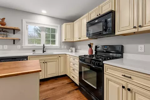 11 Whitney Rd, Berlin, MA 01503 photo 8