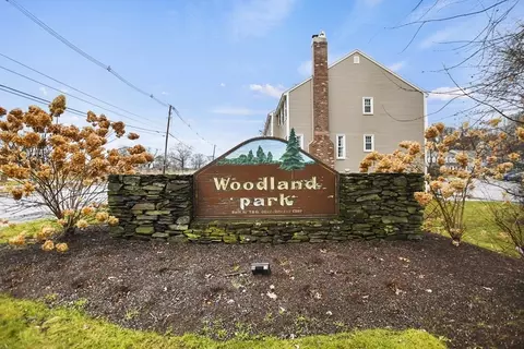 78 Swan St #210, Lowell, MA 01852