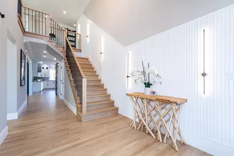 Entry Way - 85 Peacedale Rd, Needham, MA 02492 photo 2 of 4