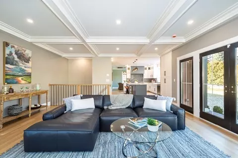 Living - 85 Peacedale Rd, Needham, MA 02492 photo 3 of 6