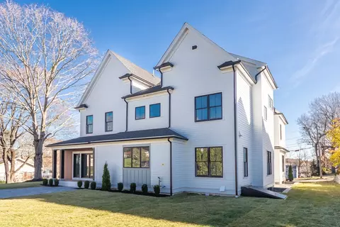 Exterior - 85 Peacedale Rd, Needham, MA 02492 photo 4 of 5
