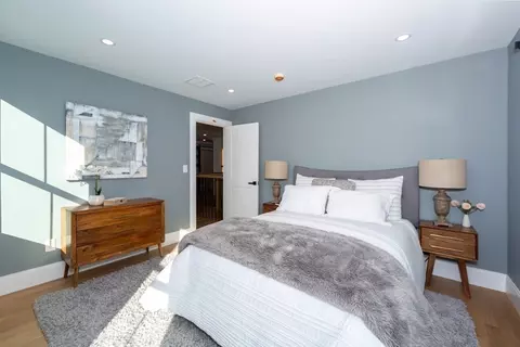 Bedroom - 85 Peacedale Rd, Needham, MA 02492 photo 4 of 5
