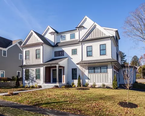 Exterior - 85 Peacedale Rd, Needham, MA 02492 photo 2 of 5