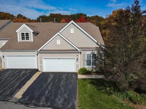 85 Buttercup Ln #85, Grafton, MA 01560