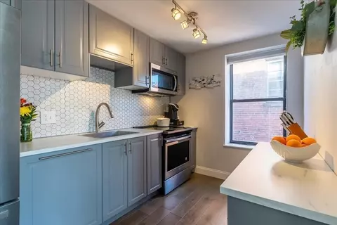 6 Monmouth St #402, Boston, MA 02128