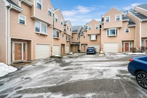 215 Centre St #4, Quincy, MA 02169