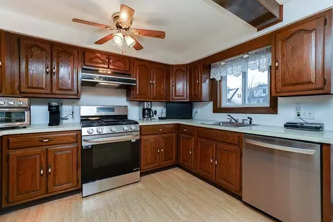 5 Iverson Rd, Beverly, MA 01915 photo 8