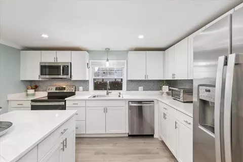 48 Dunstable St, Lawrence, MA 01841 photo 5