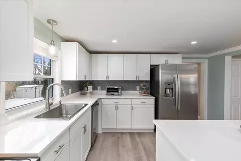 48 Dunstable St, Lawrence, MA 01841 photo 4