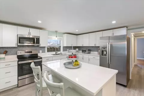 48 Dunstable St, Lawrence, MA 01841 photo 3