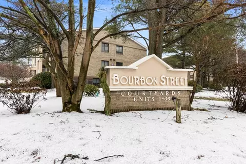 14 Bourbon St #34, Peabody, MA 01960