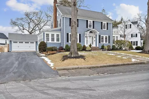 111 Hollingsworth Ave, Braintree, MA 02184