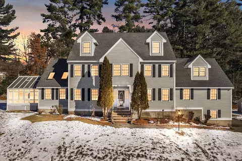 2 Pine Cone Ln, Andover, MA 01810