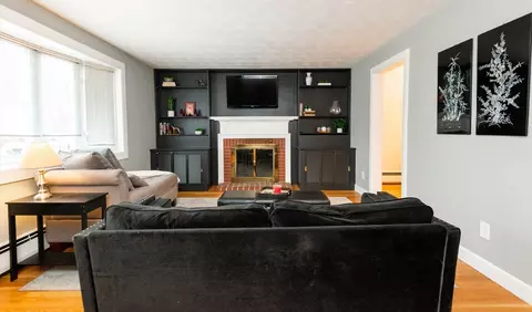 Living - 5 Colonial Rd, Beverly, MA 01915 photo 2 of 5
