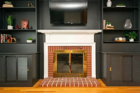 Living - 5 Colonial Rd, Beverly, MA 01915 photo 4 of 5