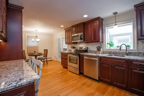 Kitchen - 5 Colonial Rd, Beverly, MA 01915 photo 3 of 5