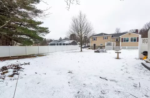 Exterior - 5 Colonial Rd, Beverly, MA 01915 photo 4 of 7
