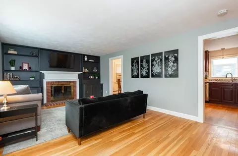 Living - 5 Colonial Rd, Beverly, MA 01915 photo 1 of 5