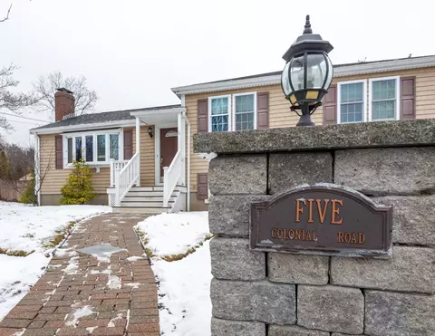 5 Colonial Rd, Beverly, MA 01915