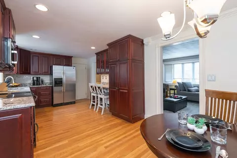 Dining - 5 Colonial Rd, Beverly, MA 01915 photo 1 of 3