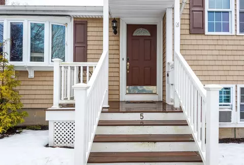 Exterior - 5 Colonial Rd, Beverly, MA 01915 photo 3 of 7