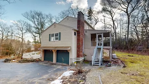 133 Chestnut St, Upton, MA 01568 photo 3