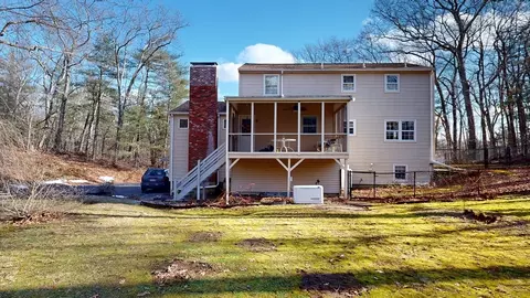 133 Chestnut St, Upton, MA 01568 photo 4