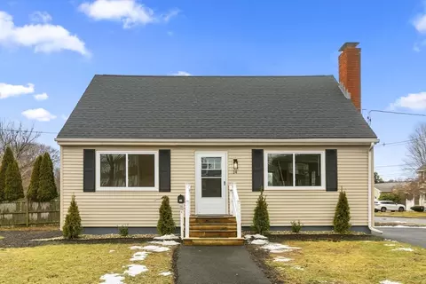 14 Sabino Farm Rd, Peabody, MA 01960