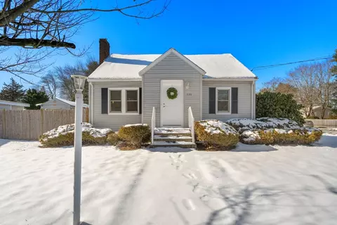 230 Oak St, Natick, MA 01760