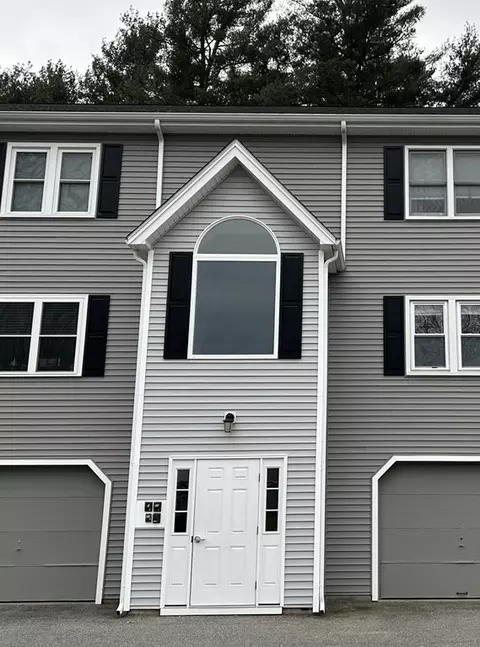 84 Tennis Plaza Rd #25, Dracut, MA 01826
