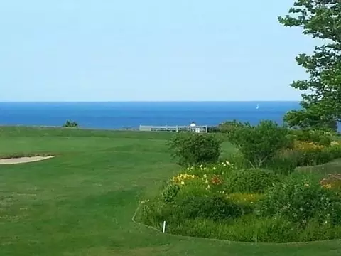 38 Cliffside Dr #38, Plymouth, MA 02360