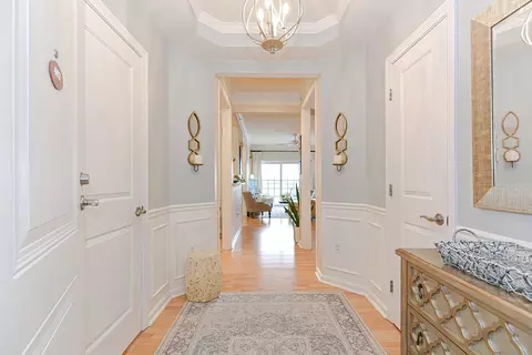 15 Morgan Dr #402, Natick, MA 01760