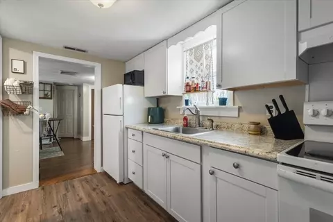 33 Depot St, Wareham, MA 02538 photo 3