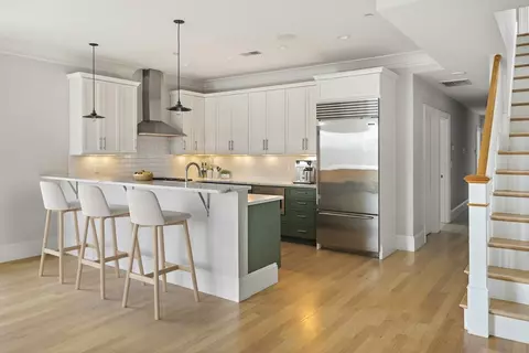 844 E 4th St #6, Boston, MA 02127