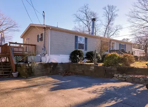 8 Chesapeake Rd, Holbrook, MA 02343