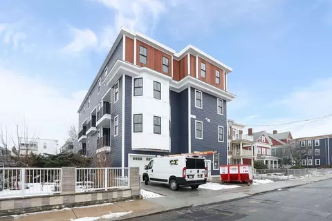32 Pearl St #2, Boston, MA 02125
